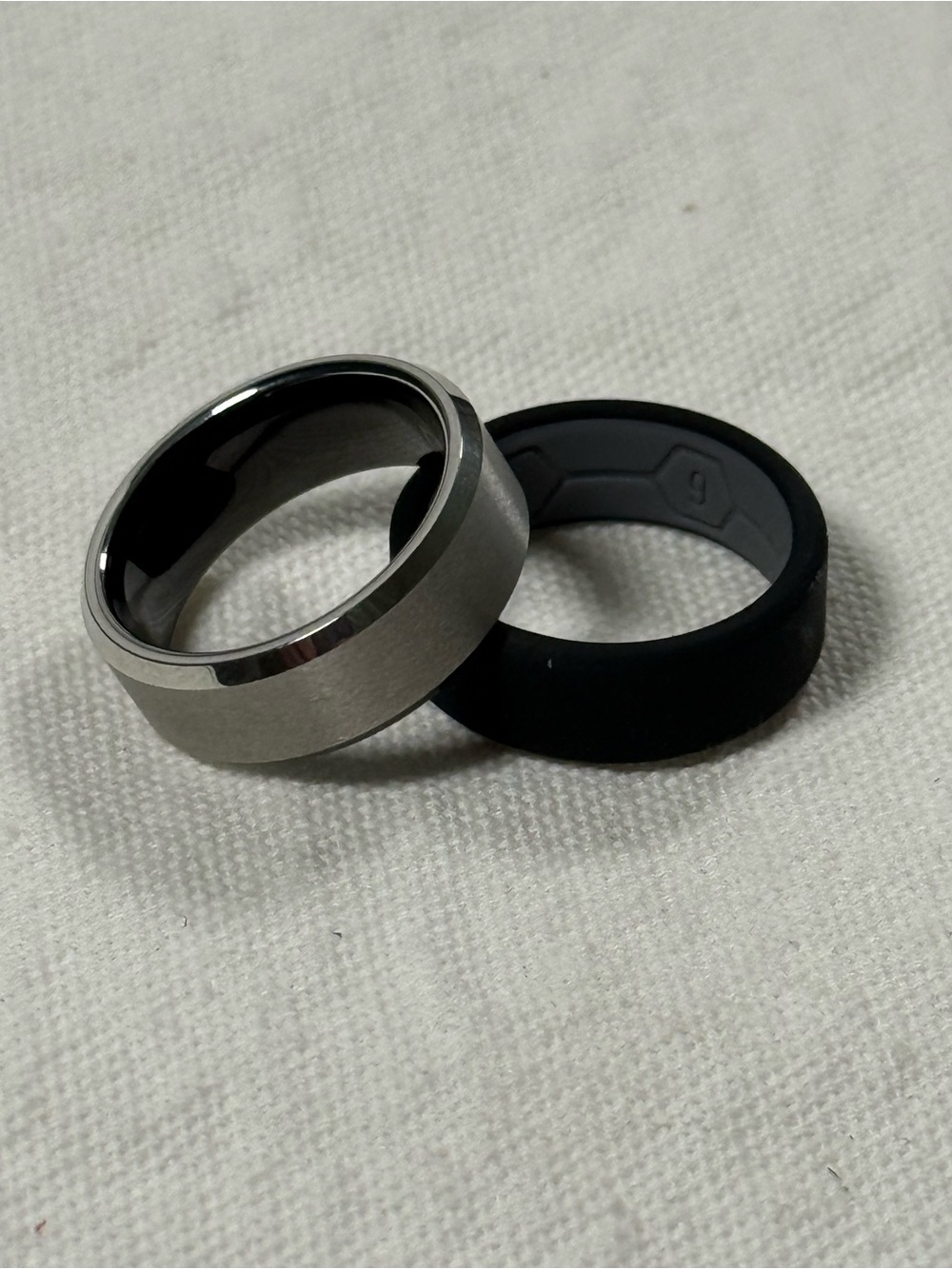Ridge Platinum Tungsten 8mm Beveled Ring Set Size 9 With Case
